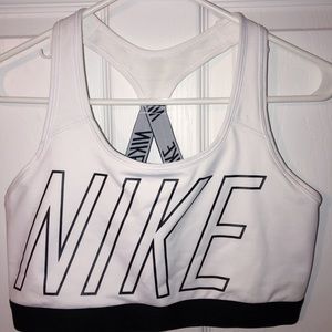 white nike sports bra